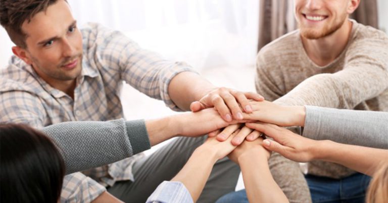 Terapia grupowa – dlaczego warto w niej uczestniczyć?
